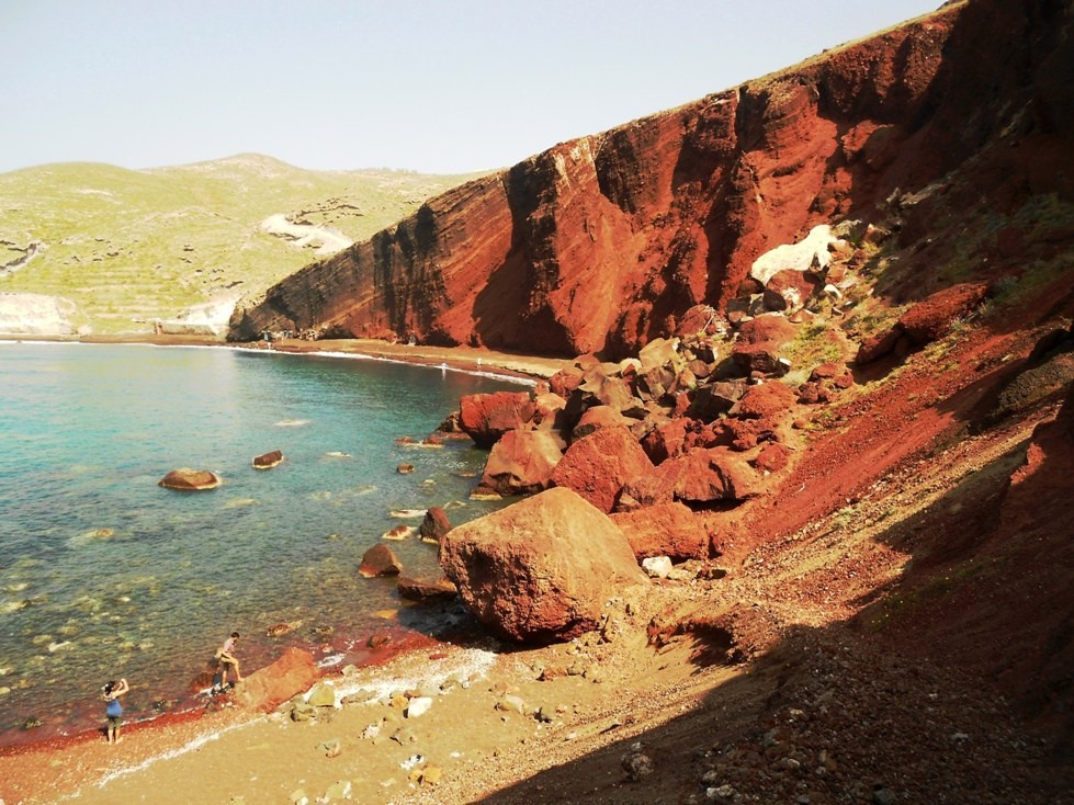 santorini-playa-roja